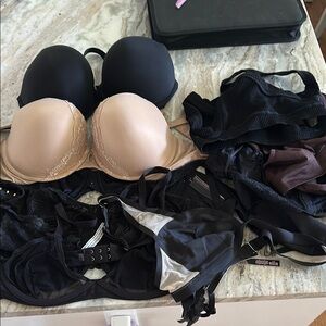 10 Bras/bralettes